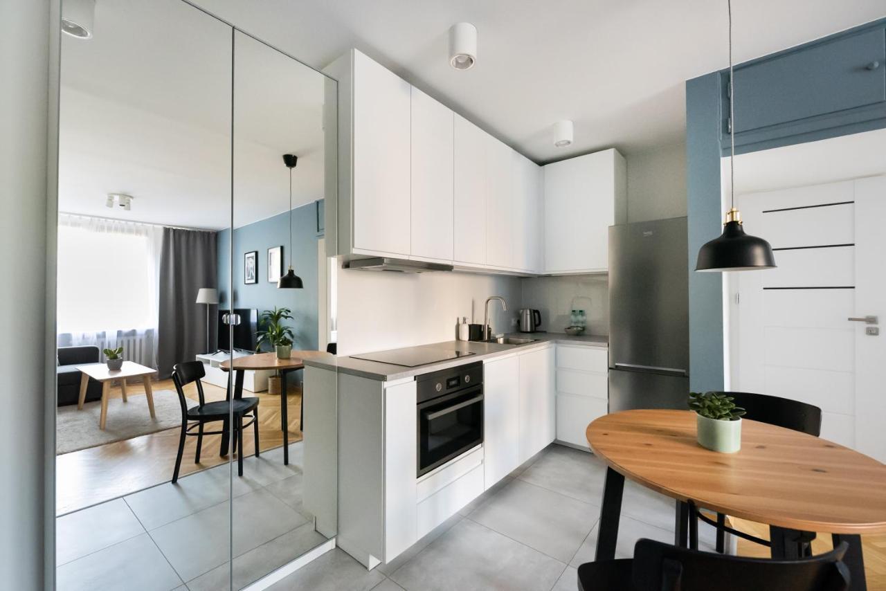 Nowogrodzka Grey Apartment وارسو المظهر الخارجي الصورة