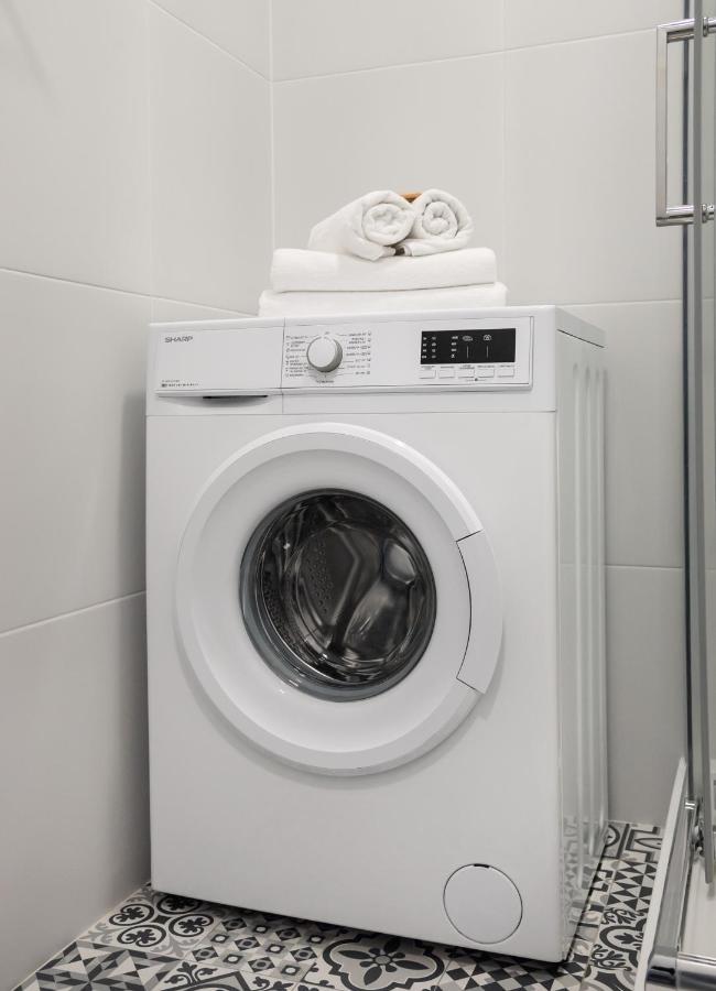 Nowogrodzka Grey Apartment وارسو المظهر الخارجي الصورة