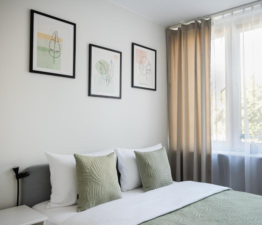 Nowogrodzka Grey Apartment وارسو المظهر الخارجي الصورة