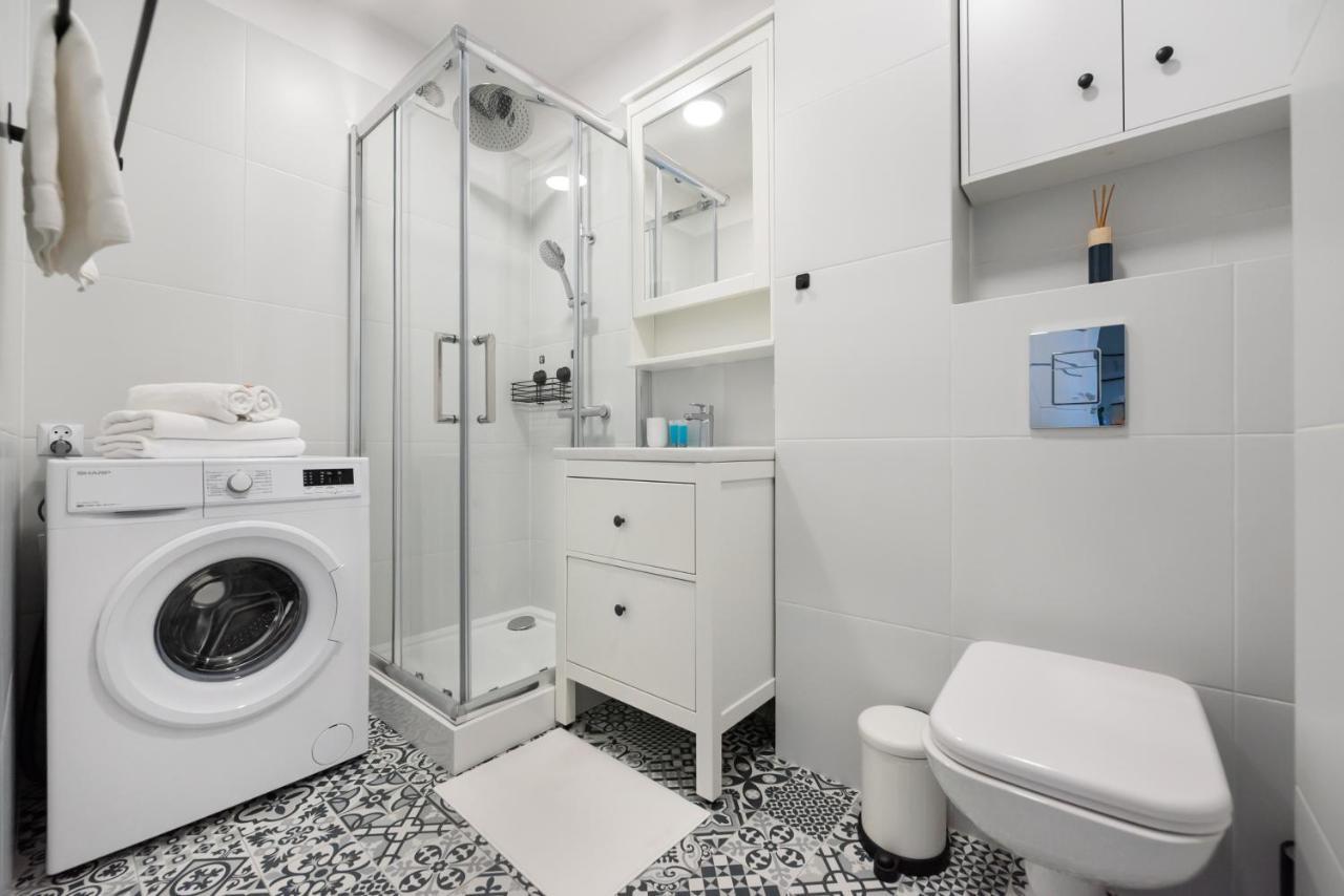 Nowogrodzka Grey Apartment وارسو المظهر الخارجي الصورة