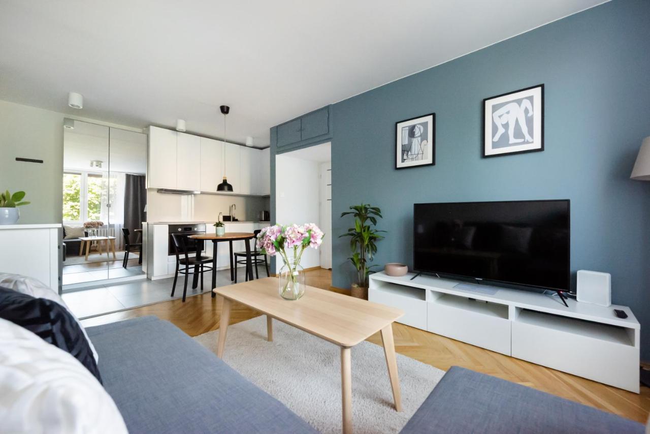 Nowogrodzka Grey Apartment وارسو المظهر الخارجي الصورة